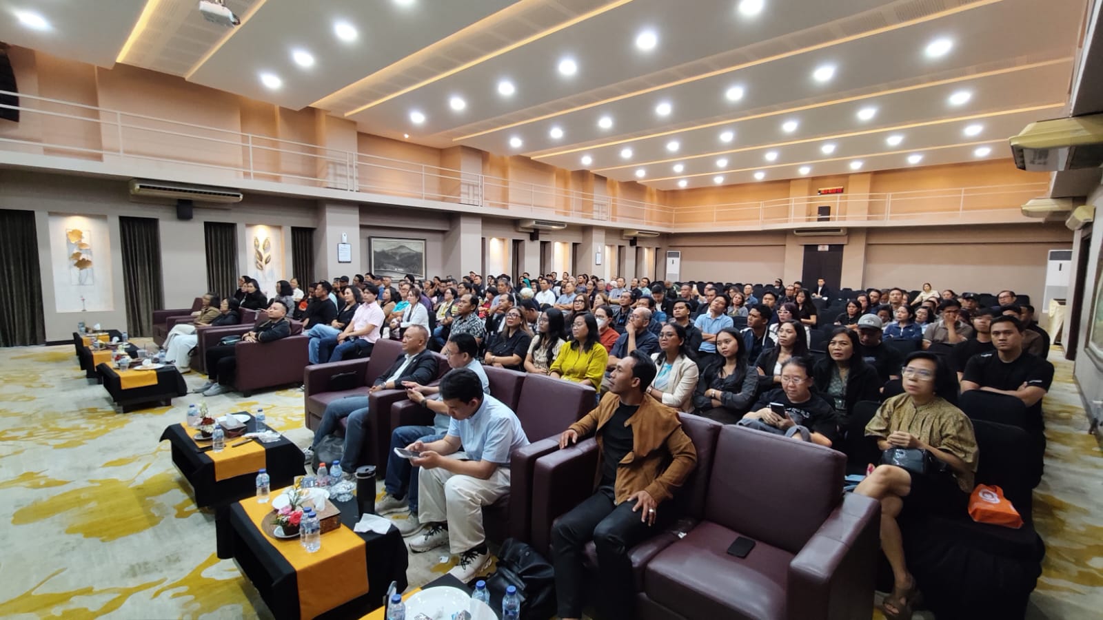 Seminar edukasi komunitas auto trader